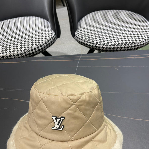 CAPPELLO A SECCHIELLO IN MAGLIA DI COTONE BEIGE E PELLICCIA DI AGNELLO 420922