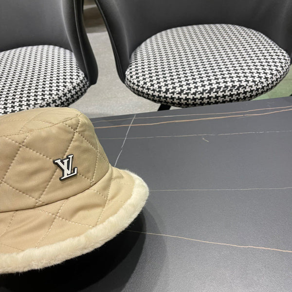 CAPPELLO A SECCHIELLO IN MAGLIA DI COTONE BEIGE E PELLICCIA DI AGNELLO 420922