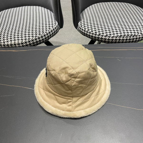 CAPPELLO A SECCHIELLO IN MAGLIA DI COTONE BEIGE E PELLICCIA DI AGNELLO 420922