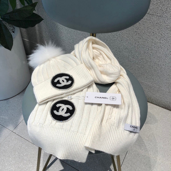 SET BEANIE HAT AND SCARF IN WHITE WOOL 424023