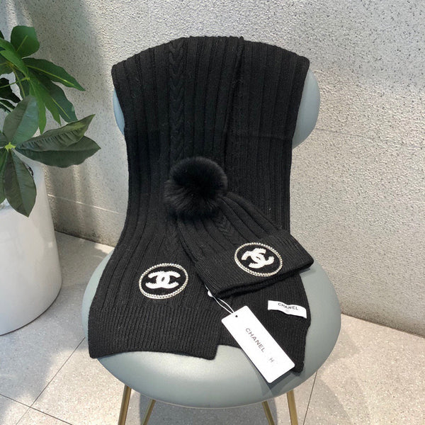 SET BEANIE HAT AND SCARF IN BLACK WOOL 424024
