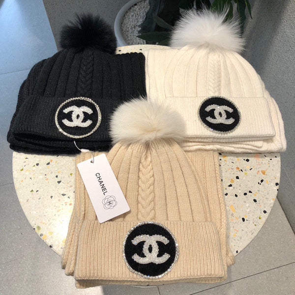 SET BEANIE HAT AND SCARF IN BLACK WOOL 424024