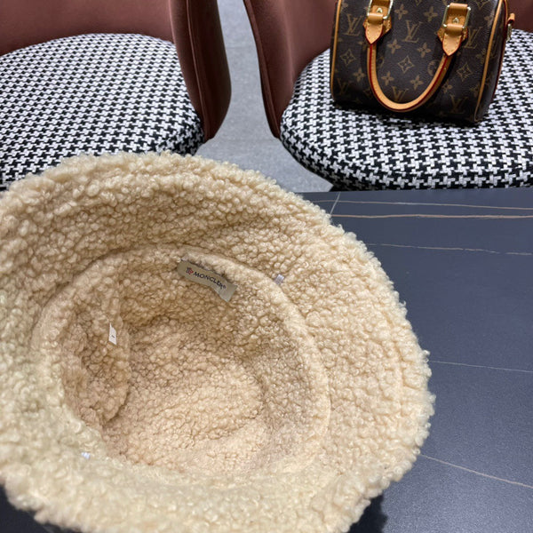 REVERSIBLE NAPPA & SHEARLING BUCKET HAT TAN BEIGE 436509