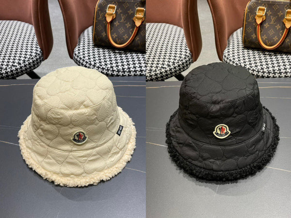 REVERSIBLE NAPPA & SHEARLING BUCKET HAT BLACK 436510