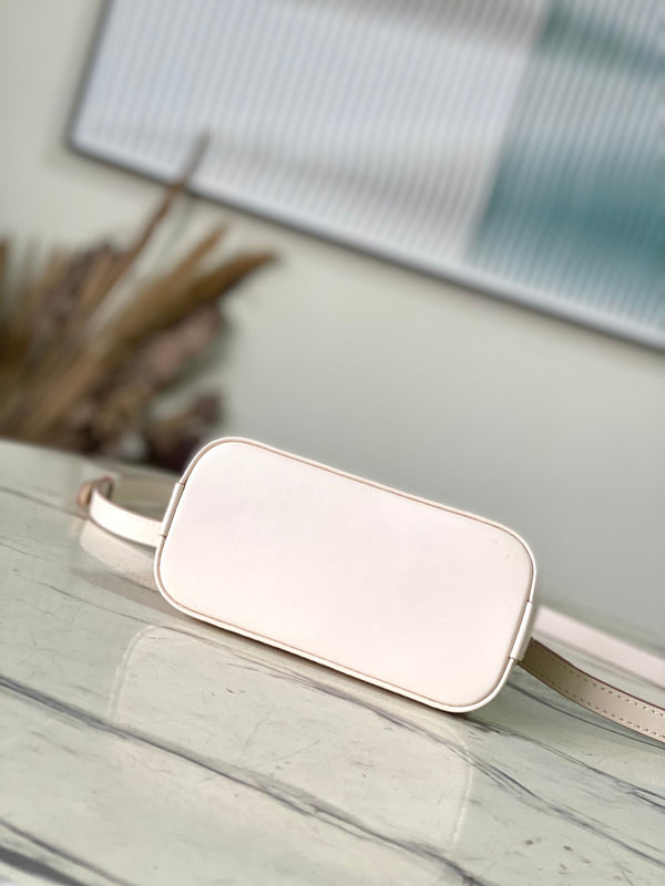 Alma Nano 18 in pelle Epi color crema