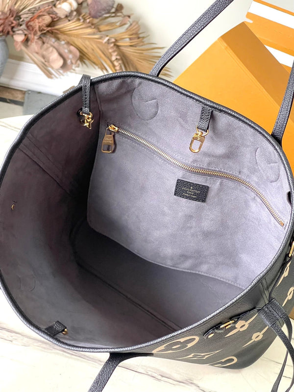 NEVERFULL MM 31 IN PELLE NERA CREMA CON STAMPA MONOGRAMMA