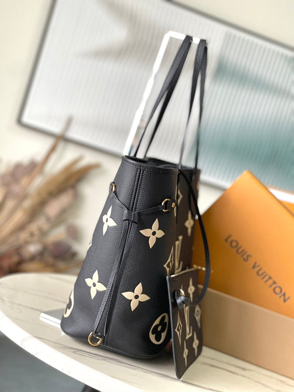 NEVERFULL MM 31 IN PELLE NERA CREMA CON STAMPA MONOGRAMMA