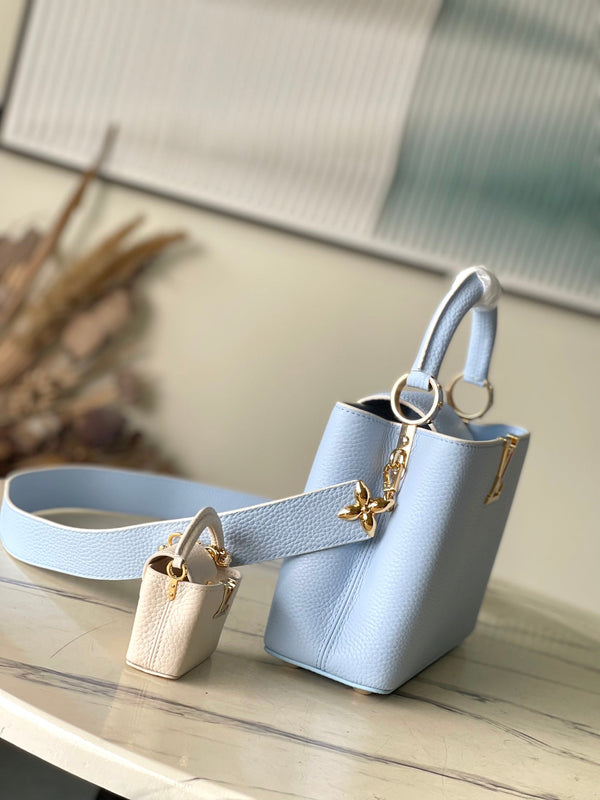 CAPUCINES BB 26 IN BLU CANDY TAURILLON ORO HARDWARE