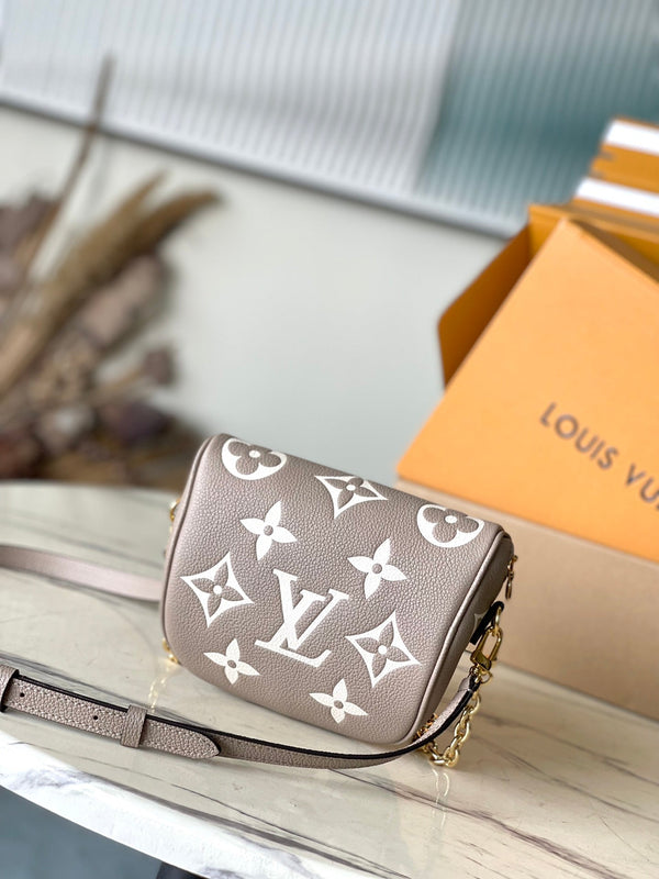 MINI MARSUPIO 17 IN TOURTERELLE BIANCO MONOGRAM EMPREINTE PELLE ORO HARDWARE