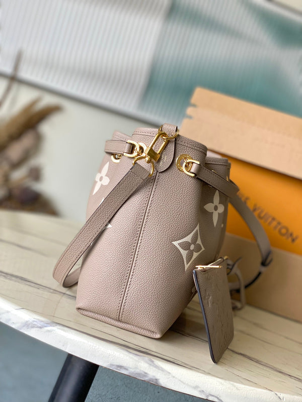 PACCO 28 IN PELLE MONOGRAMMA STAMPATA BIANCO TOURTERELLE CON FERRAMENTA ORO