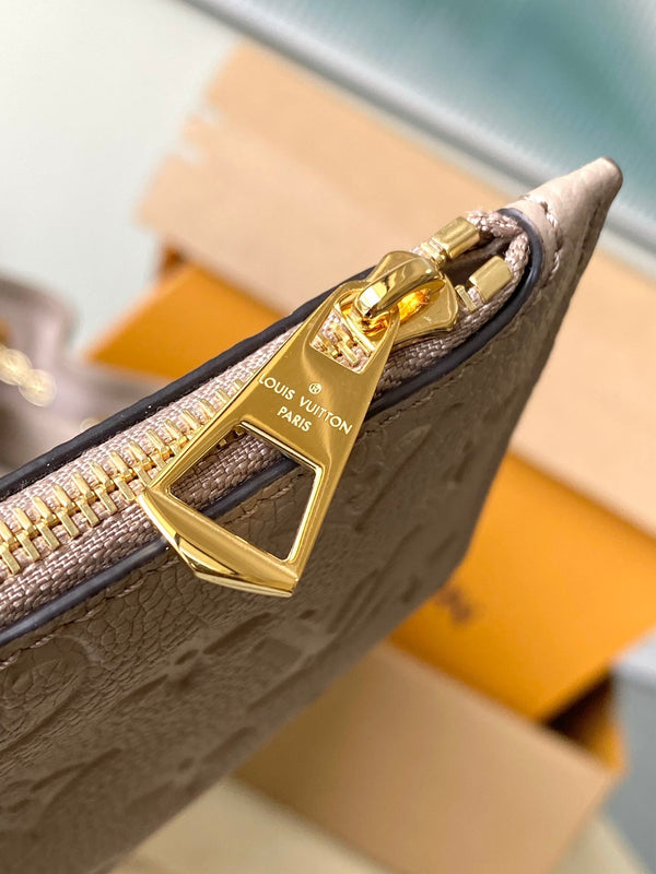 PACCO 28 IN PELLE MONOGRAMMA STAMPATA BIANCO TOURTERELLE CON FERRAMENTA ORO