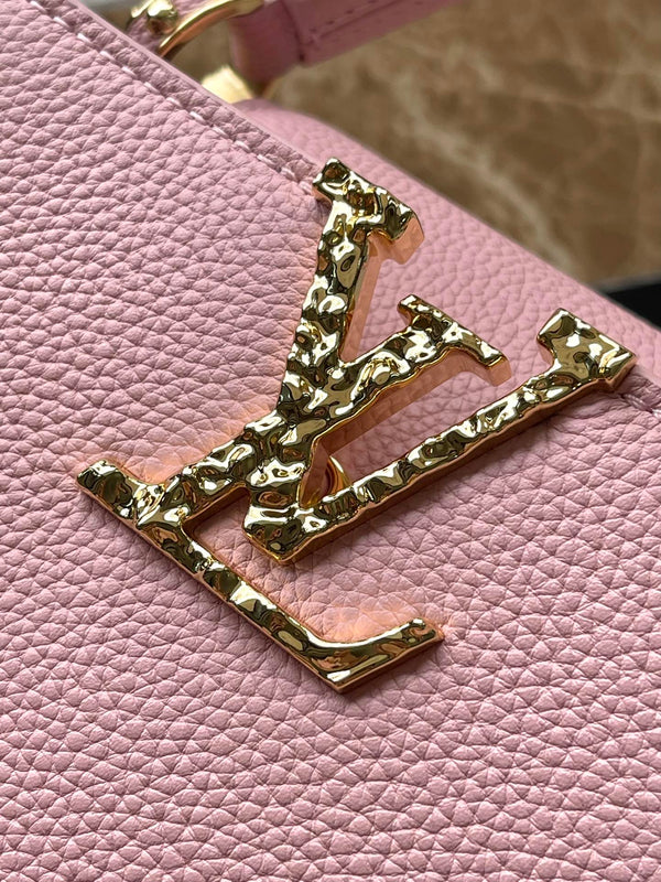 CAPUCINES EAST-WEST MINI 22 IN PELLE DI VITELLO ROSA CIPRIA E FERRAMENTA ORO