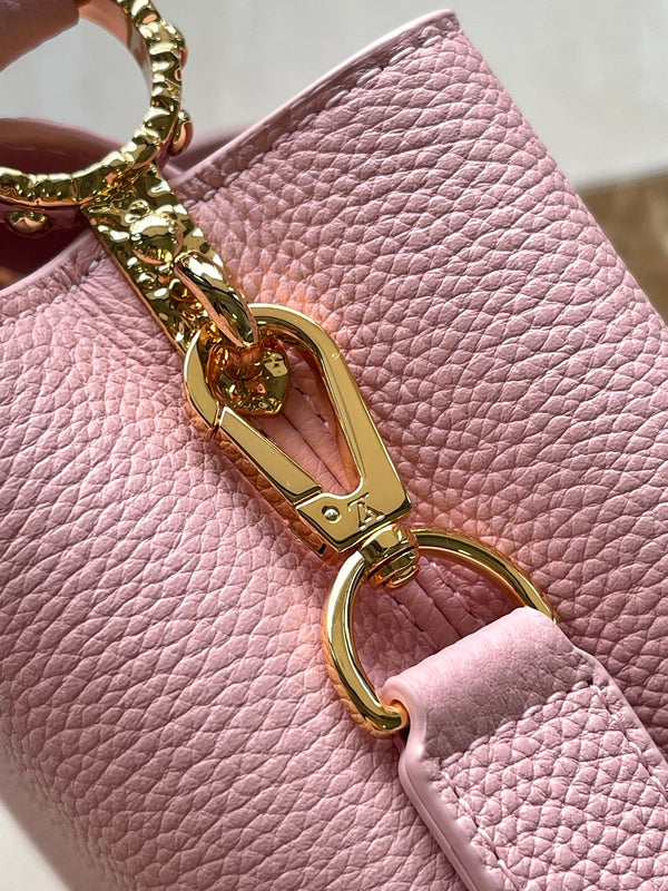 CAPUCINES EAST-WEST MINI 22 IN PELLE DI VITELLO ROSA CIPRIA E FERRAMENTA ORO