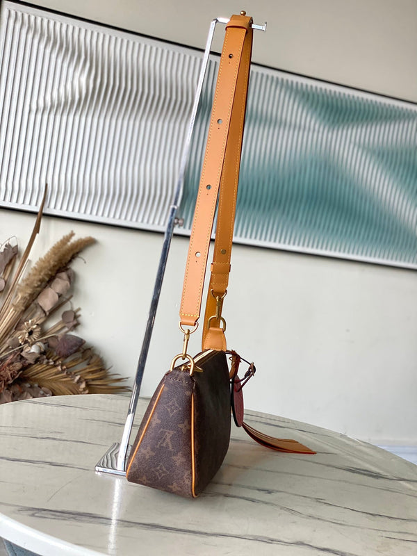 POCHETTE ACCESSORIO XL 28 IN TELA MONOGRAM DUST MARRONE