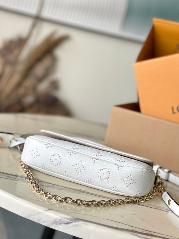 PORTAFOGLIO CON CATENA IVY 23 IN PELLE DI VITELLO TRAFORATA CON MONOGRAMMA BIANCO E FERRAMENTA ORO