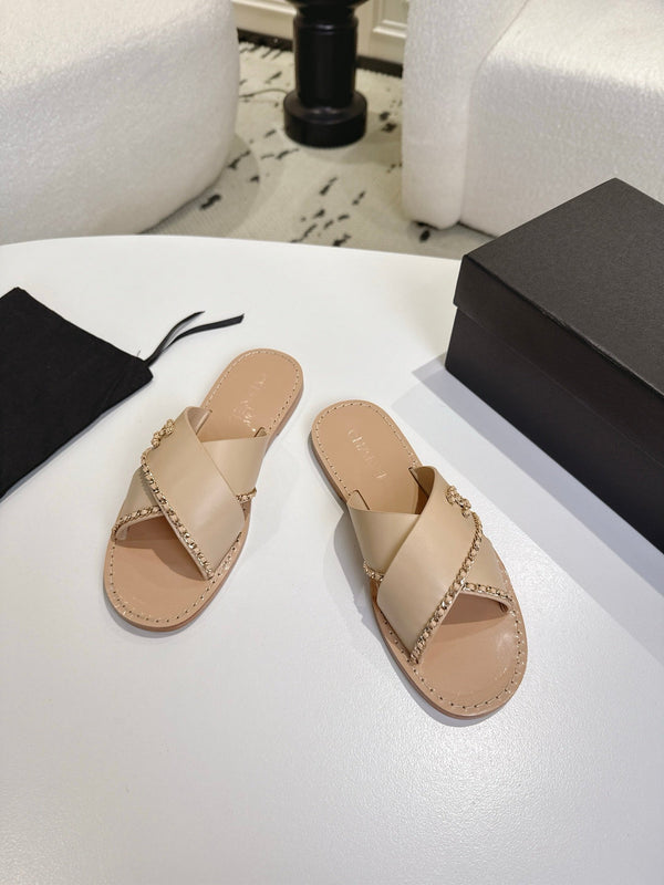 CC Cruise 2025/26 Mules Light Beige Calfskin 570317