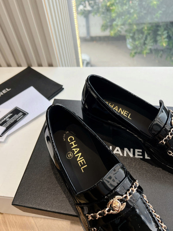 CC Moccasins Glossy Black Chain Lambskin