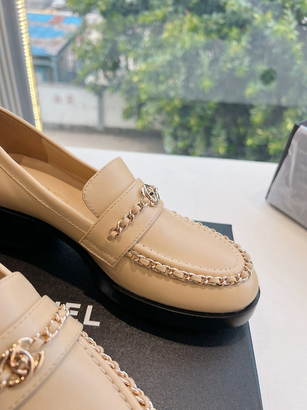 CC Moccasins Beige Chain Lambskin