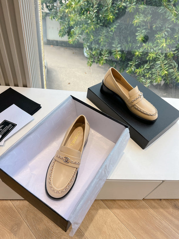 CC Moccasins Beige Chain Lambskin