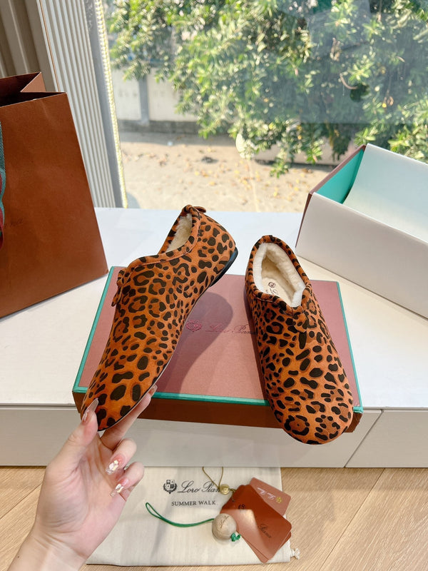 LP Cocooning Floaty Flat Orange Black Leopard Print Wool Fleece Lining And Suede 992982