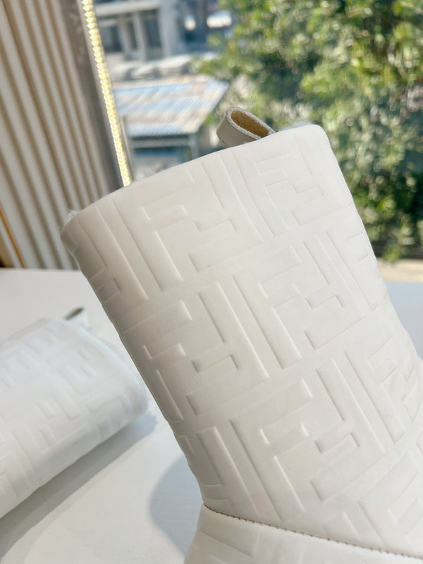 Fendi Apres Chic with FF chamois Boots White Cowhide 475229