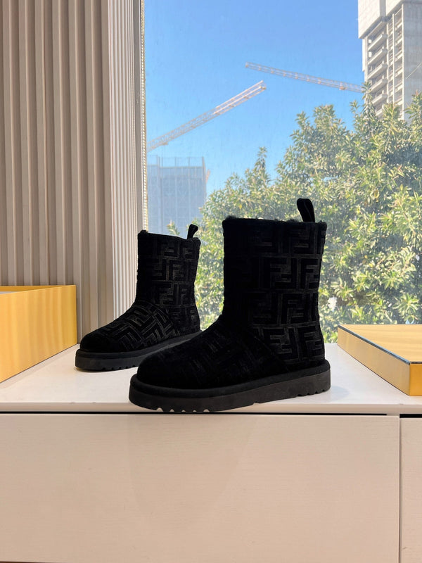 Fendi Apres Chic with FF chamois Boots Black Suede 475232