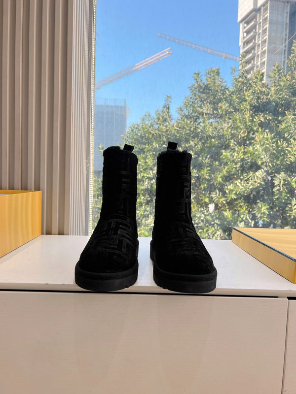 Fendi Apres Chic with FF chamois Boots Black Suede 475232