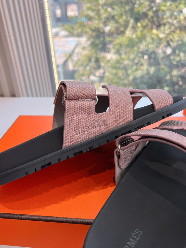 SANDALO CIPRIA IN PELLE DI VITELLO LUCIDA MARTELLATA ROSA PESCA