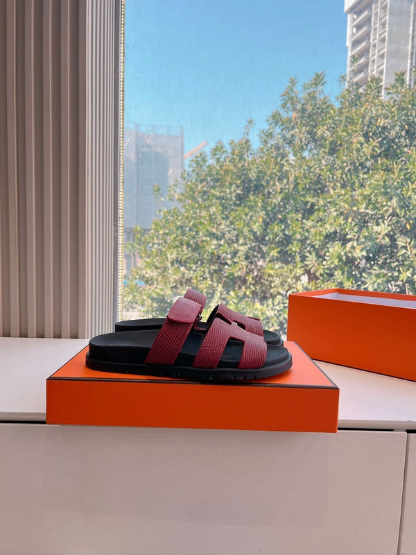 HM Chypre Sandal Blood Red Grained Calfskin 2027966