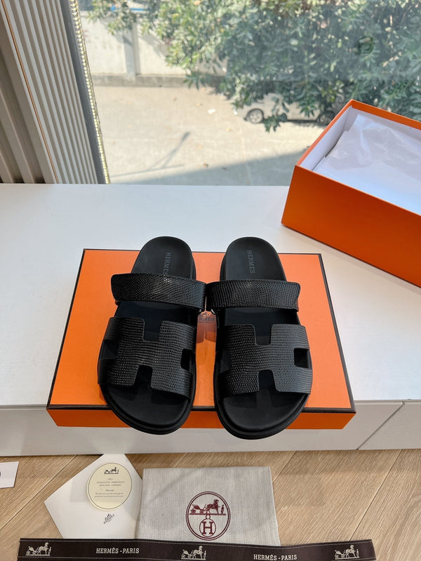 HM 26s Chypre Sandal In Black Shiny Grained Calfskin