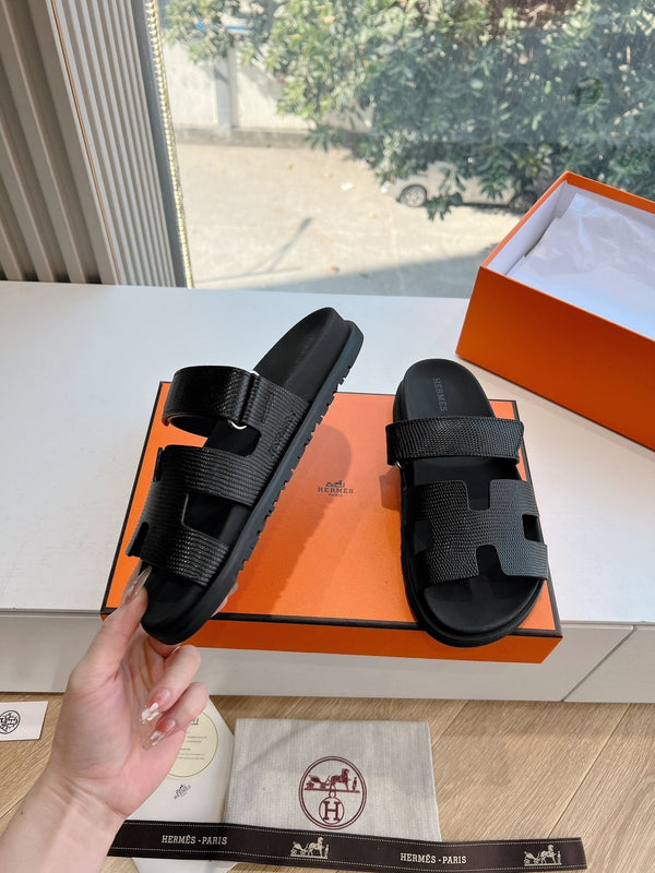 HM 26s Chypre Sandal In Black Shiny Grained Calfskin