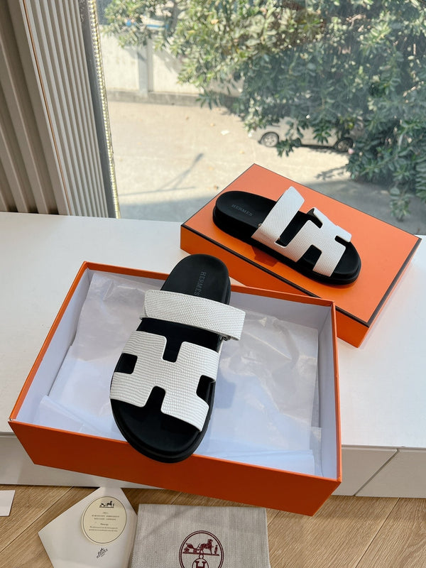 HM Chypre Sandal White Grained Calfskin 202798