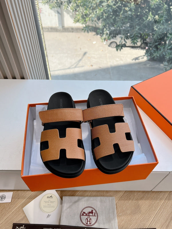 SANDALO CIPRIA IN PELLE DI VITELLO LUCIDA MARRONE SIDRO