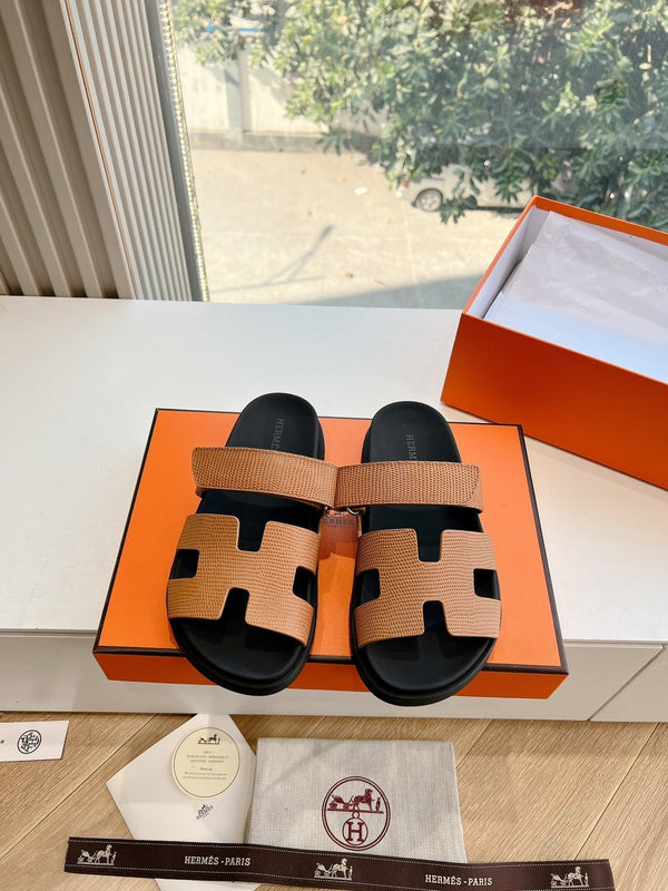 SANDALO CIPRIA IN PELLE DI VITELLO LUCIDA MARRONE SIDRO