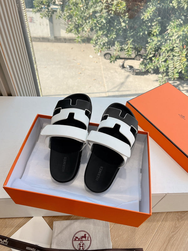 HM Chypre Sandal White mix Black Calfskin 202816