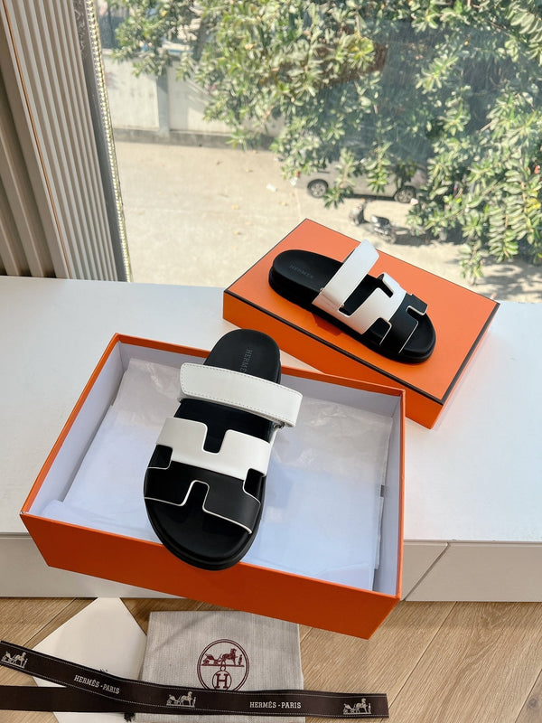 HM Chypre Sandal White mix Black Calfskin 202816