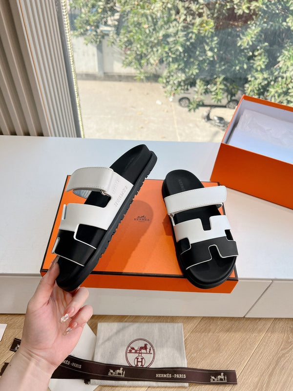 HM Chypre Sandal White mix Black Calfskin 202816