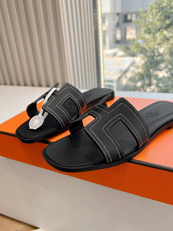 HM 25 Oran Sandal Black Calfskin White Thread Embroidery