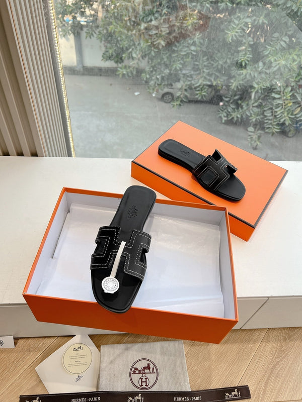 HM 25 Oran Sandal Black Calfskin White Thread Embroidery