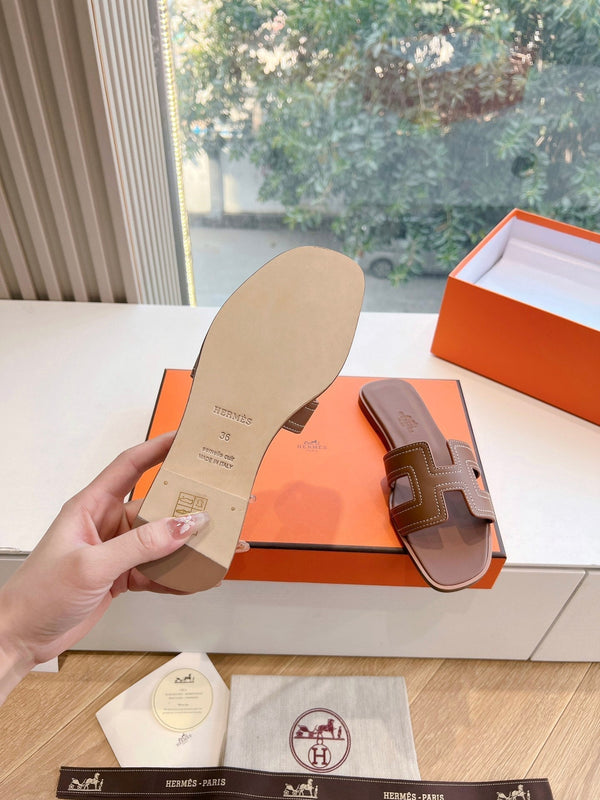 HM 25 Oran Sandal Brown Calfskin White Thread Embroidery