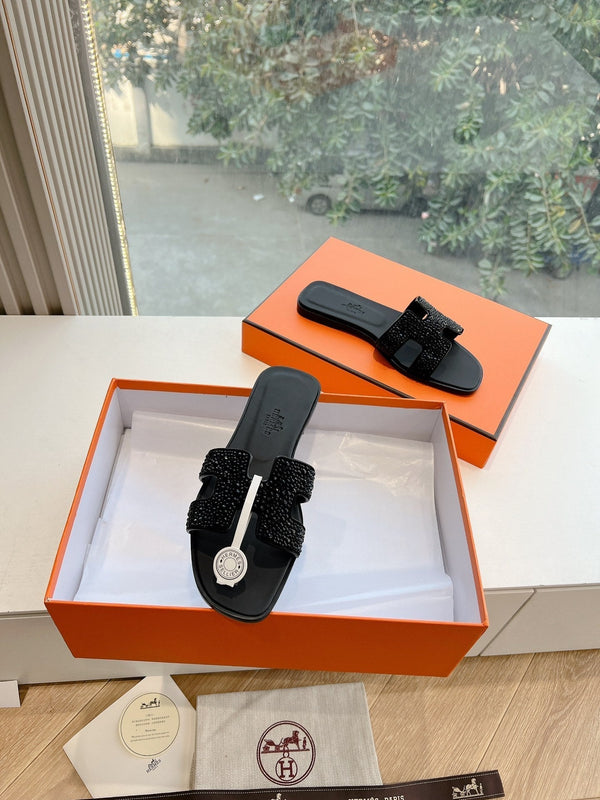 HM 25 Oran Sandal Black Calfskin Rhinestone