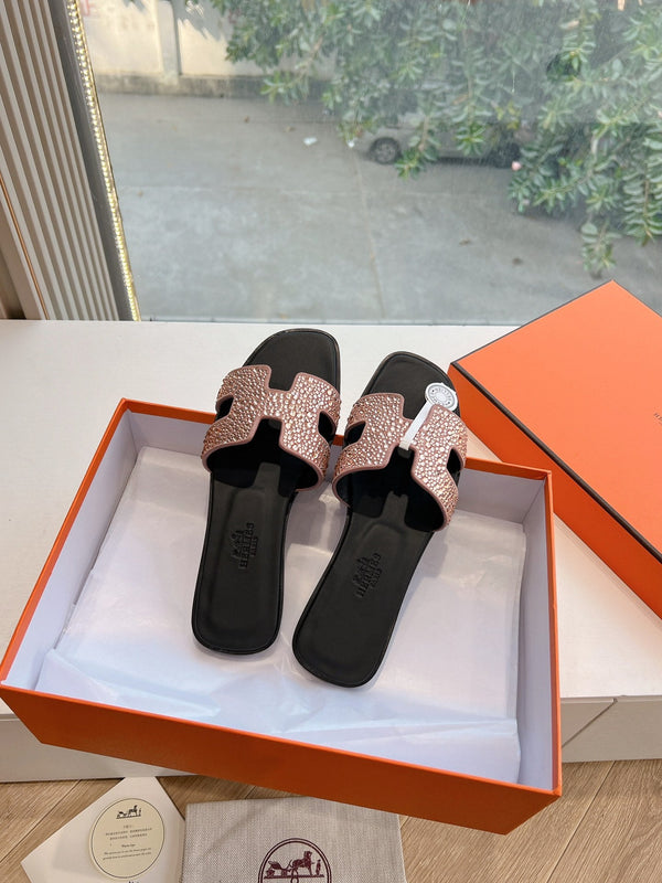 HM 25 Oran Sandal Black Nude Calfskin Rhinestone