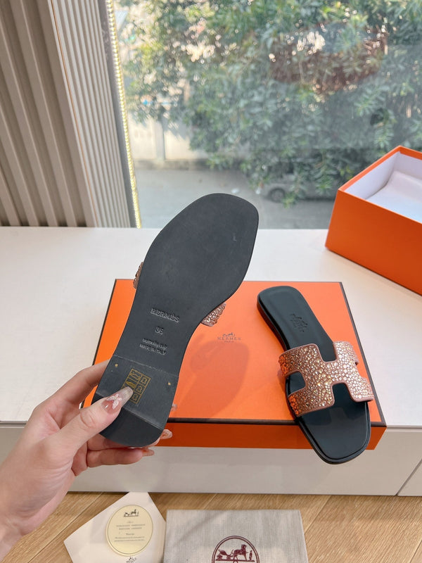 HM 25 Oran Sandal Black Nude Calfskin Rhinestone