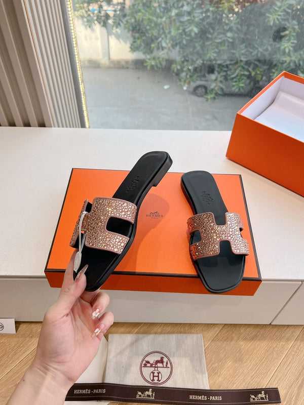 HM 25 Oran Sandal Black Nude Calfskin Rhinestone