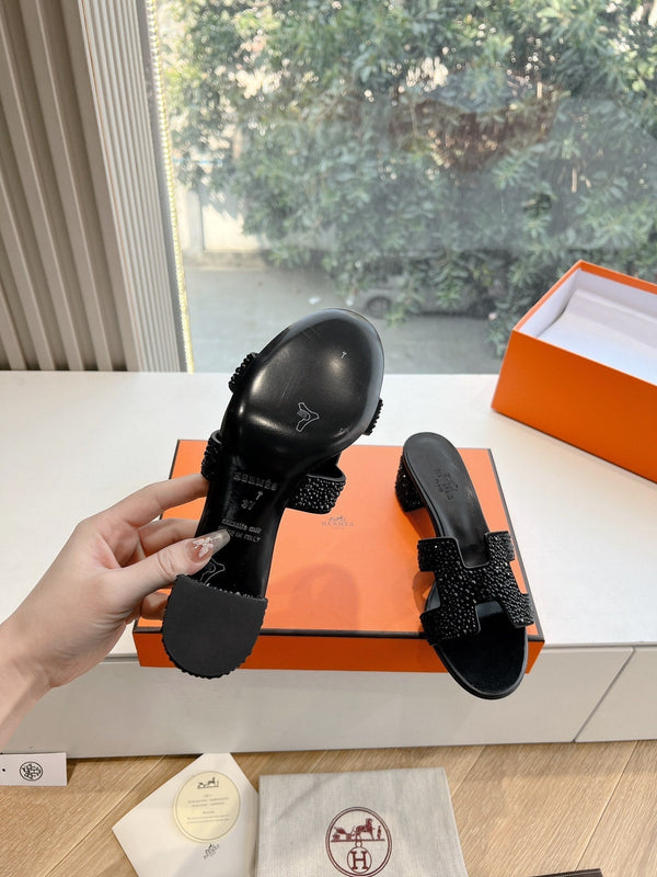 HM 25C Oasis Sandal Black Leather With Rhinestone 202835