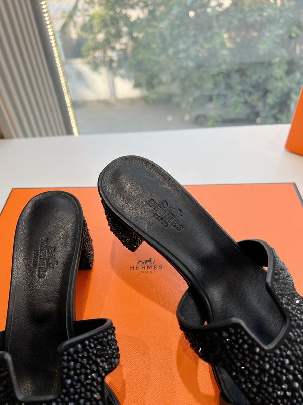 HM 25C Oasis Sandal Black Leather With Rhinestone 202835