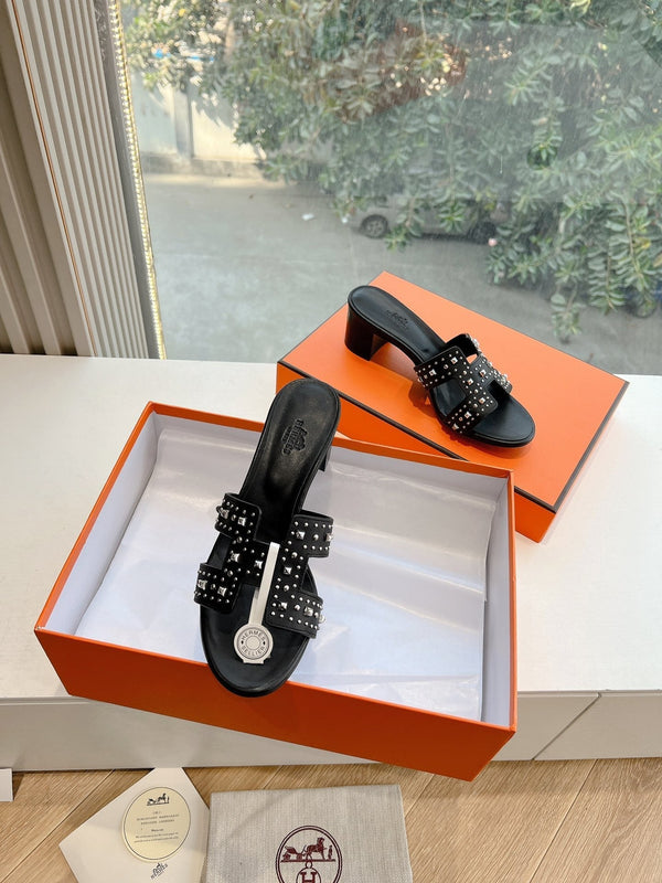 HM 25C Oasis sandal Black Leather with Studs 202838