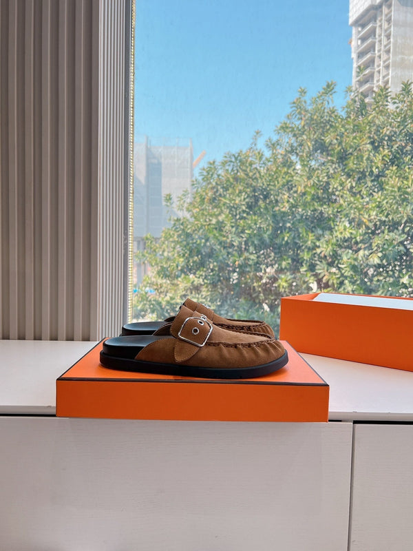 HM 25 Key Mule Gold Suede