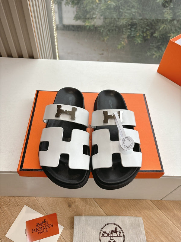 HM 25 Chypre Sandal White Calfskin Silver H