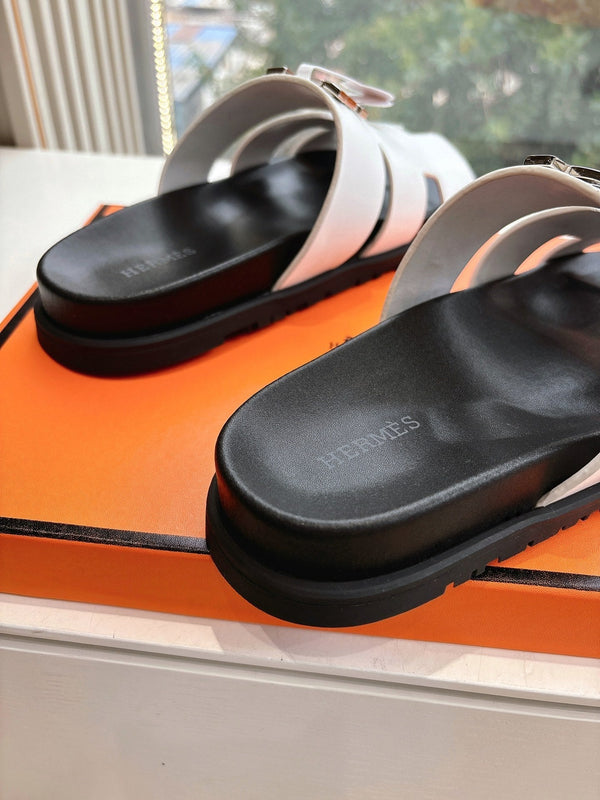 HM 25 Chypre Sandal White Calfskin Silver H